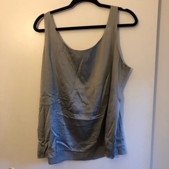 Gray Silk V-Neck Tank Top - 23 inch Pit to Pit - Picture 4 of 5
